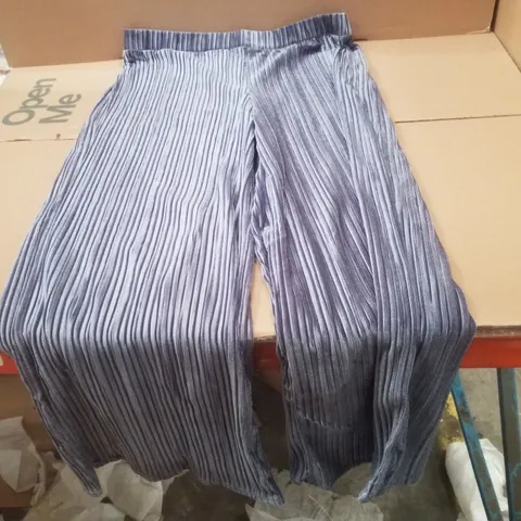 BOX CONTAINING APPROXIMATELY 20 BRAND NEW JD WILLIAMS GREY VELVET WIDE LEG TROUSERS - SIZE 16