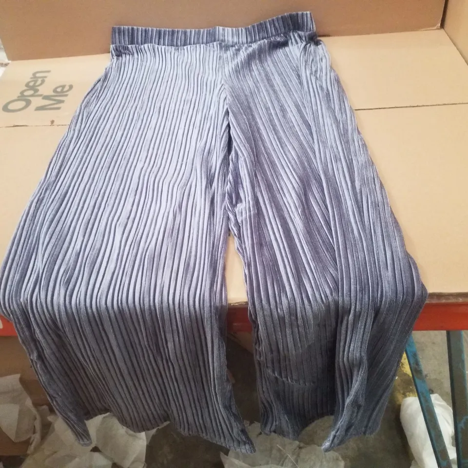 BOX CONTAINING APPROXIMATELY 20 BRAND NEW JD WILLIAMS GREY VELVET WIDE LEG TROUSERS - SIZE 16