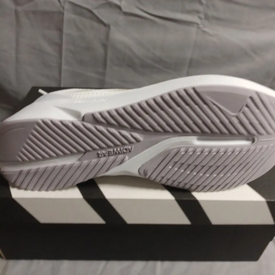 BOXED PAIR OF ADIDAS WHITE RUNNING SHOES- UK SIZE 6
