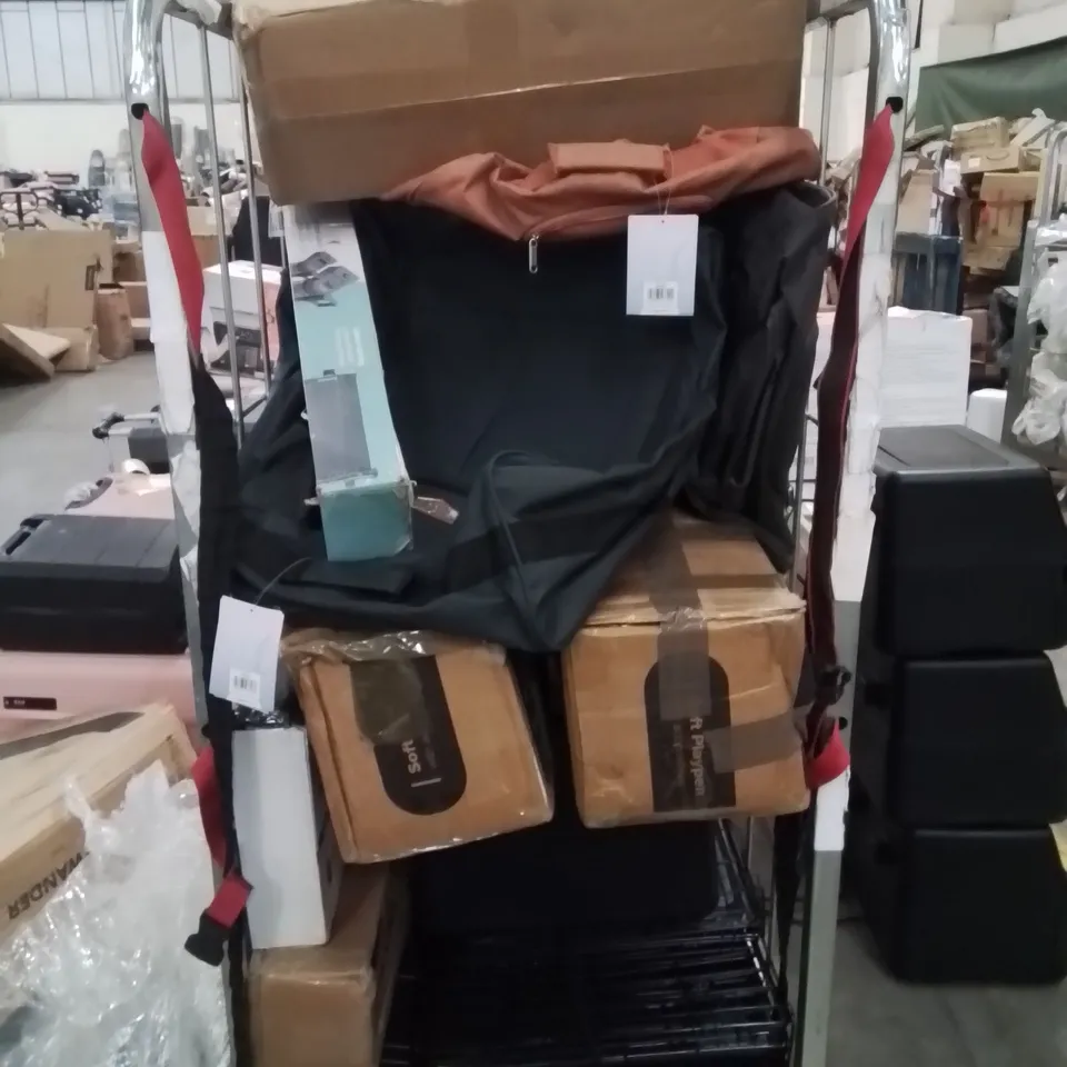 CAGE OF ASSORTED HOUSEHOLD GOODS AND PRODUCTS TO INCLUDE;DOG CAGES,LUGG JETSET CABIN BAGS,RETRACTABLE SAFETY GATE,SHOERACK,CAMPING CHAIRS