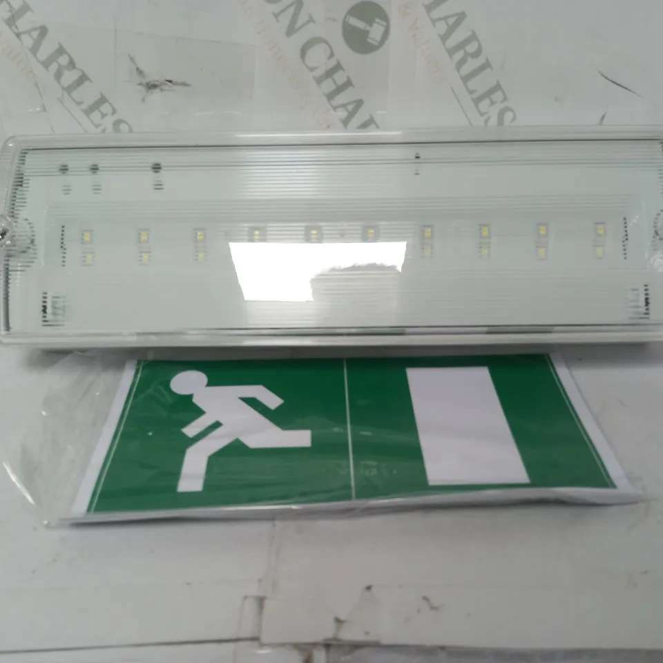 NEWLEC E3 BULKHEAD 2 LED M/NM NLE3B