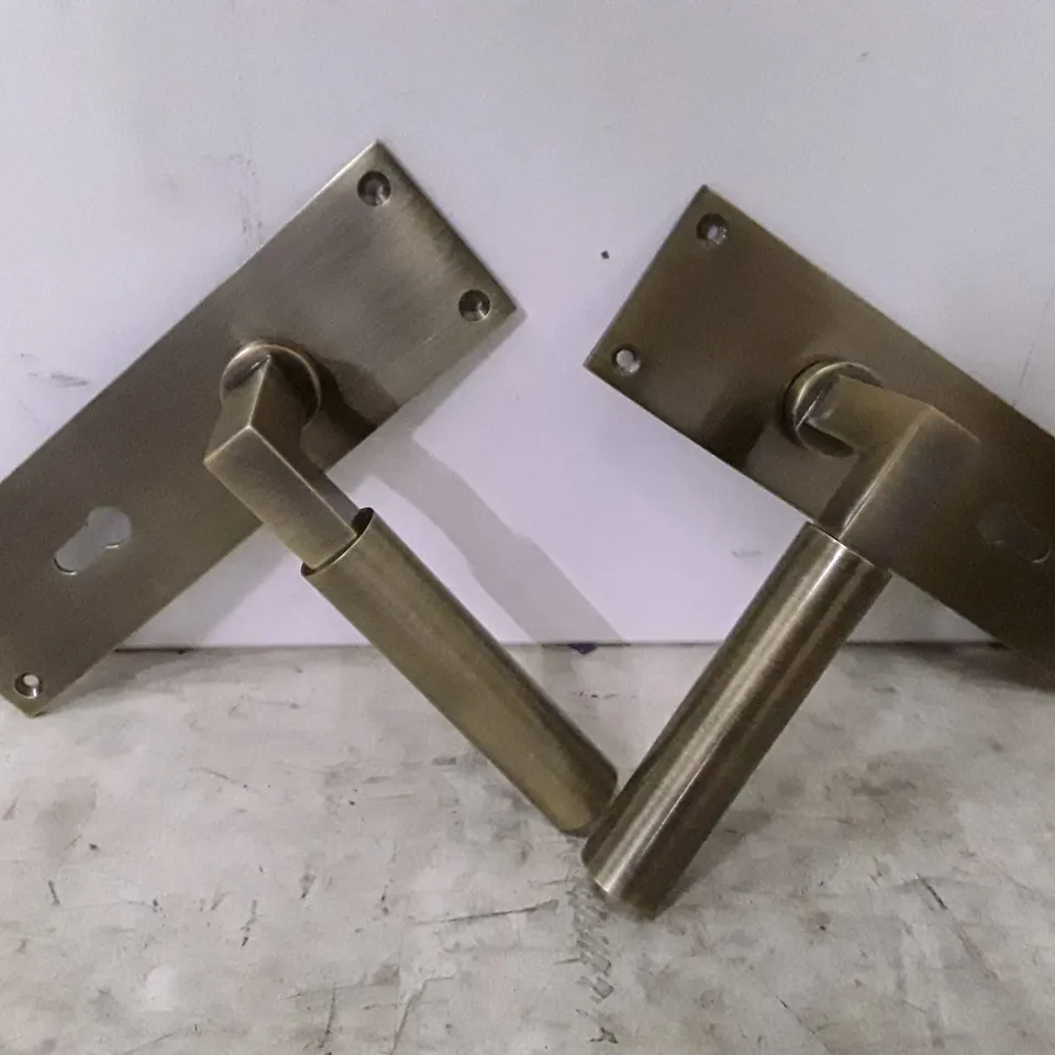 BOXED BAUHAUS DOOR HANDLE (SET OF 2, 1 BOX)