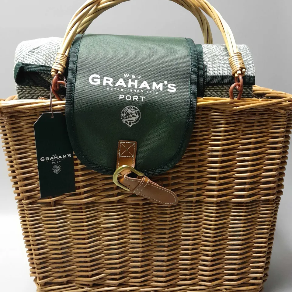 W.&J. GRAHAMS CLASSIC WILLOW HAMPER WITH RUG
