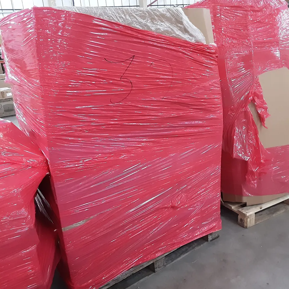 PALLET OF ASSORTED PRODUCTS TO INCLUDE  LASSIC ARCADE GAMES STATION, AZADX CHAIR MATT, VIPMOON LED CEILING LITTLE FIXTURE, PAMPAS GRASS, WOLF WISE, VORFREUDE SPRAY MOP