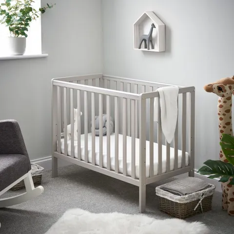 BOXED BANTAM SPACE SAVER COT – WARM GREY