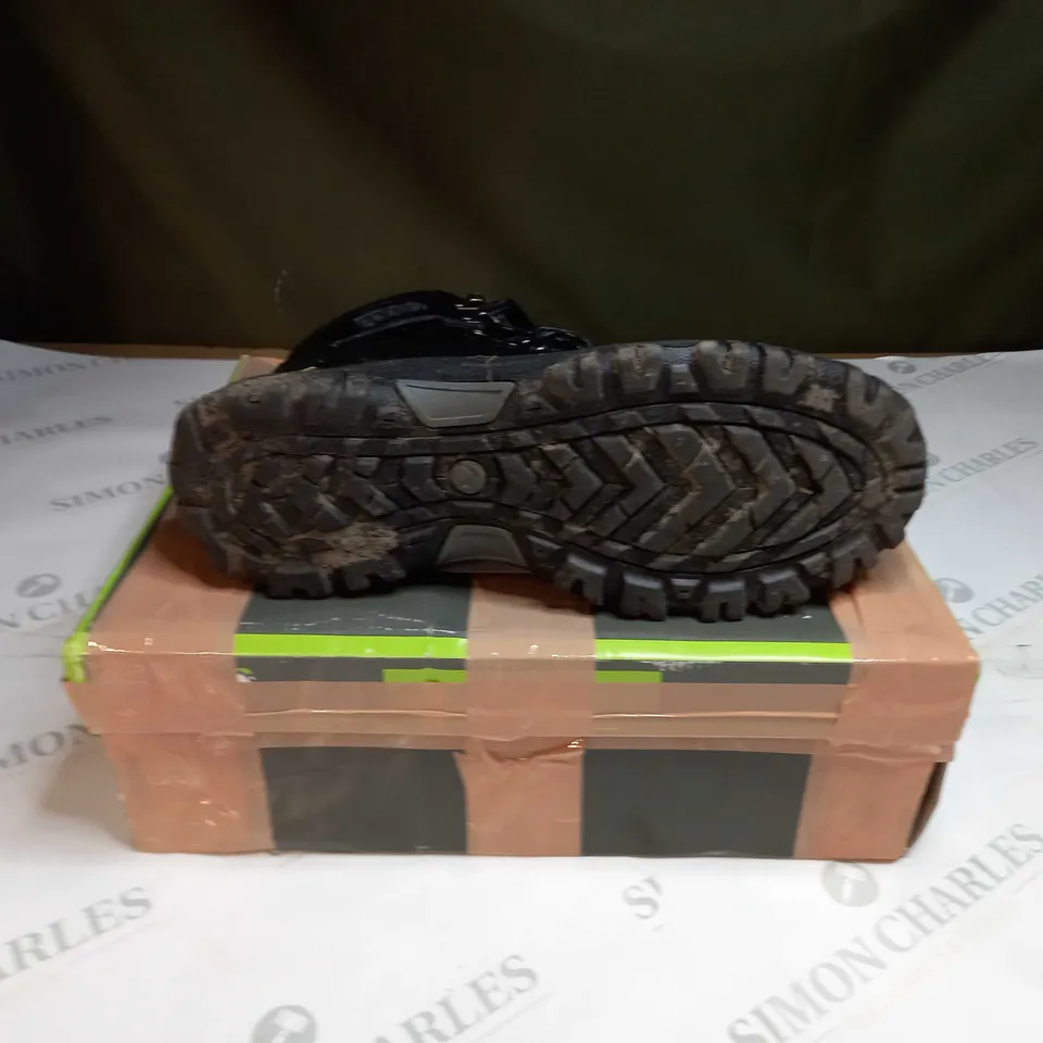 BOXED GELERT MENS LEATHER BOOTS SIZE 10