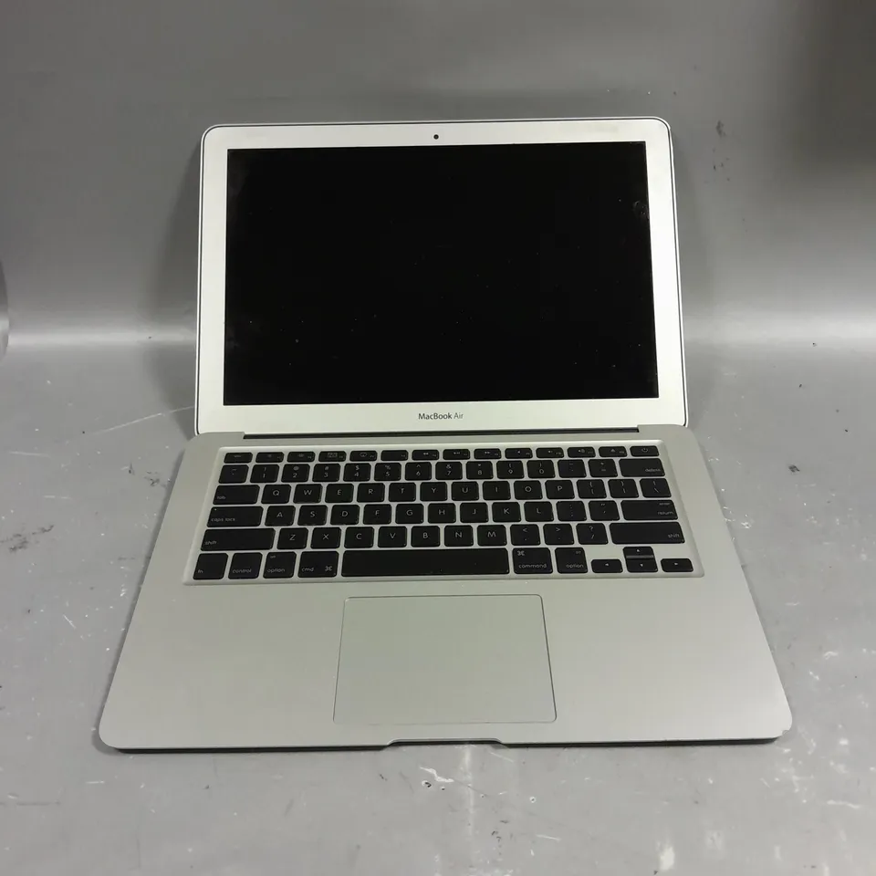 APPLE MACBOOK AIR - A1369 