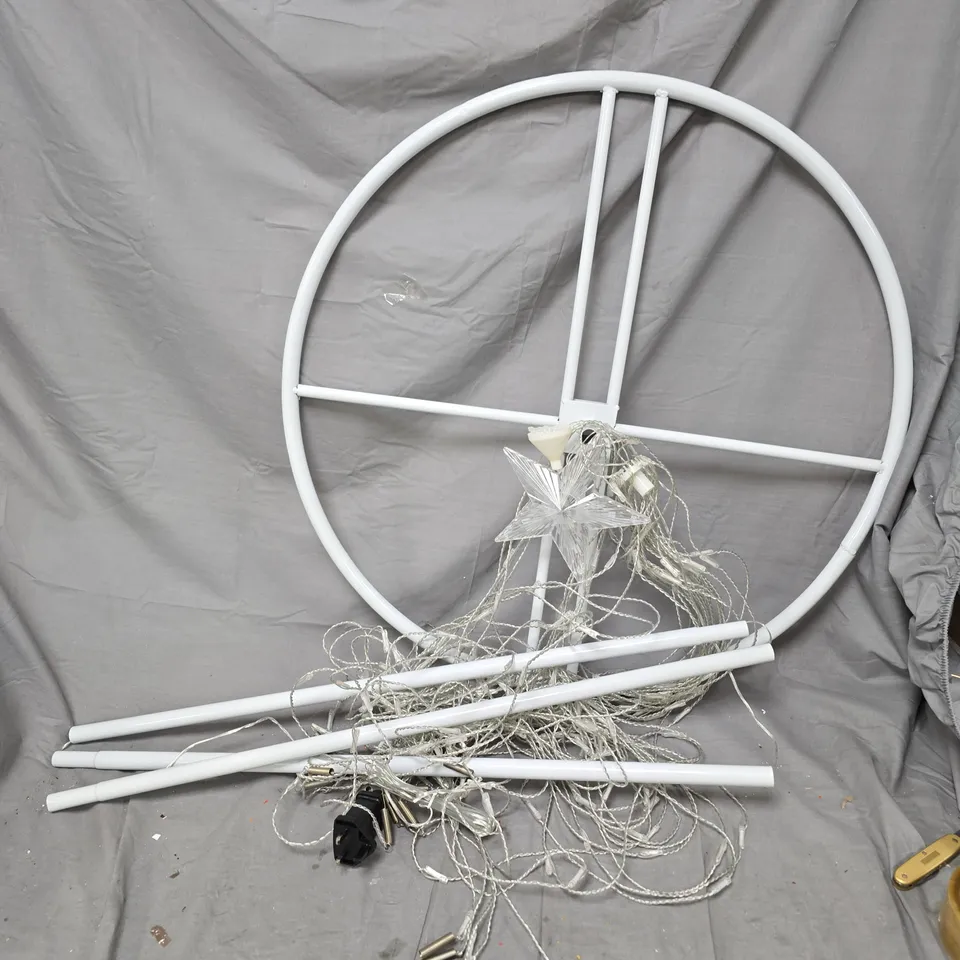 JOB LOT OF APPROXIMATELY 10 ASSORTED ITEMS TO INCLUDE: WATERFALL LIGHT