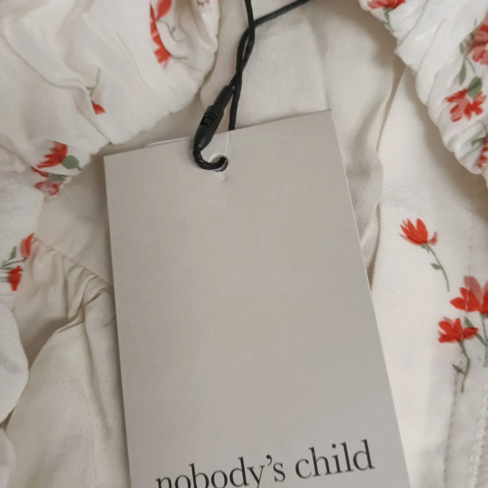 NOBODY'S CHILD CAIA RUCHED TOP – WHITE WITH RED FLORAL PRINT, UK 16 (EU 44)