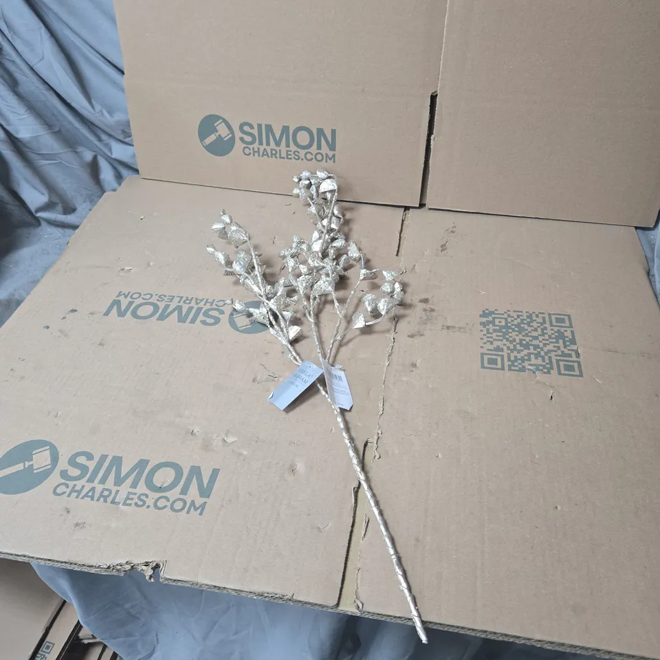 2 X BOX OF APPROXIMATELY 11 X GISELA GRAHAM SILVER FLOWER DECORATIONS