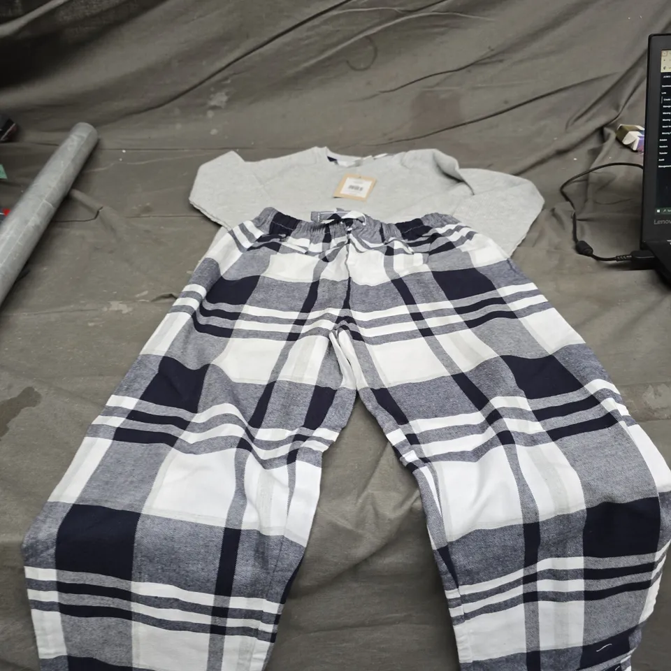 THE WHITE COMPANY KIDS' PYJAMA SET – BRUSHED WAFFLE TOP & CHECKED BOTTOM, 7-8 YEARS