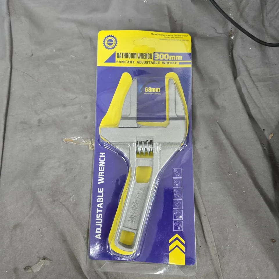 TOTE OF APPROXIMATELY 15 ASSORTED ITEMS TO INCLUDE: BATHROOM WRENCH 