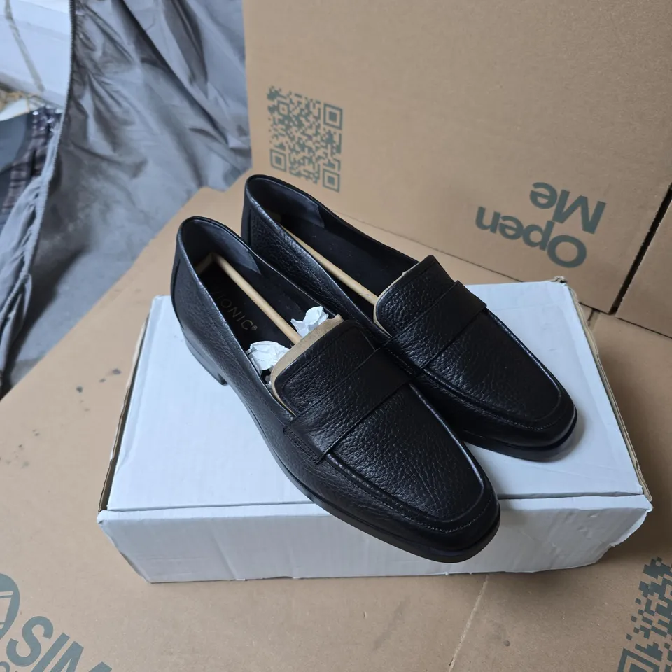 VIONIC BLACK LEATHER PENNY LOAFERS – MEN'S UK 6.5