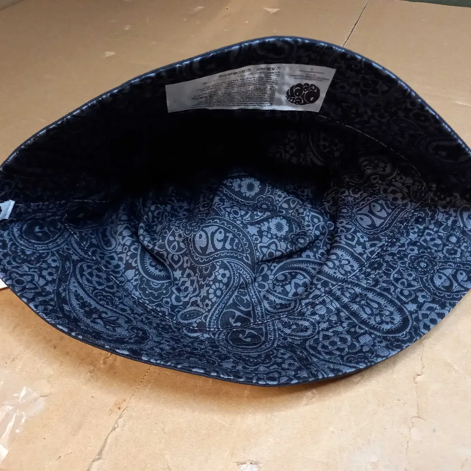PRETTY GREEN PAISLEY BUCKET HAT 