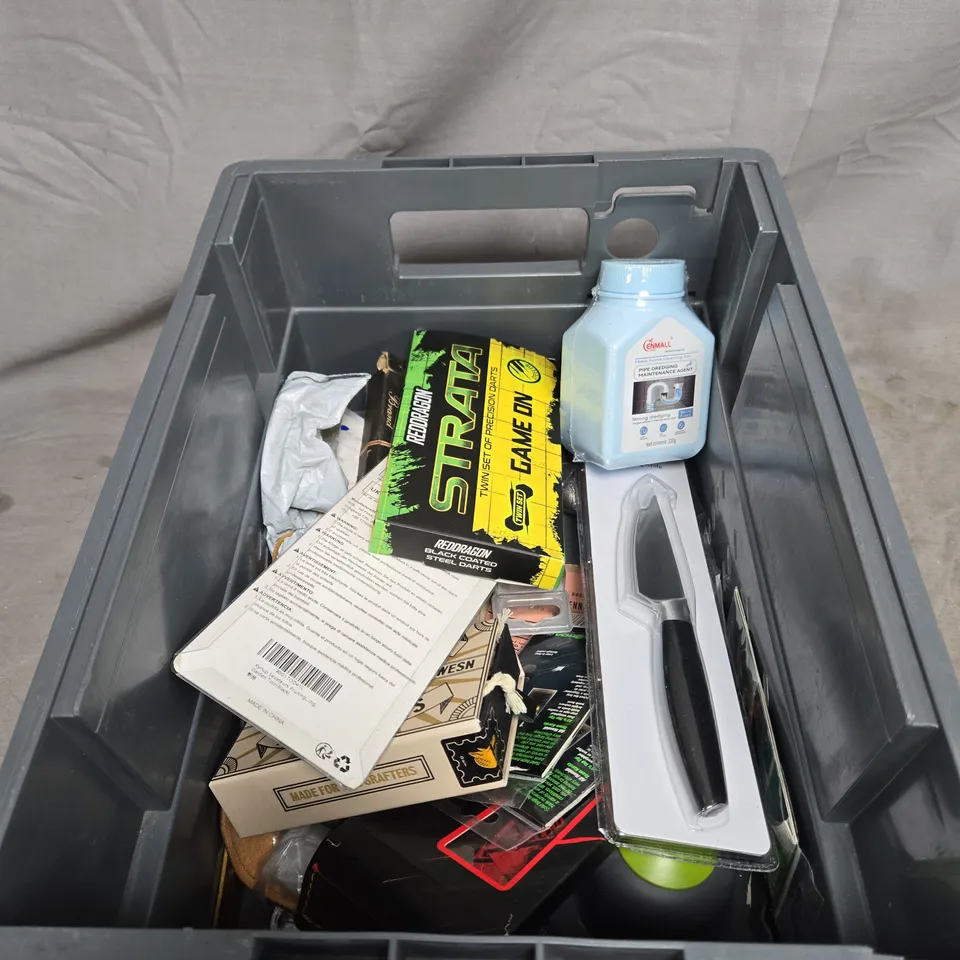 APPROXIMATELY 15 ASSORTED HOUSEHOLD ITEMS TO INCLUDE PIPE DREDGING AGENT, DARTS, PAIRING KNIFE, GARDEN SCISSORS ETC