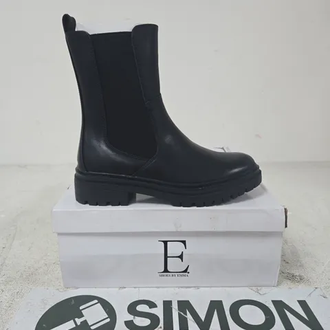 E Shoes by Emma Chelsea Boot – Black Leather, Women's size 5