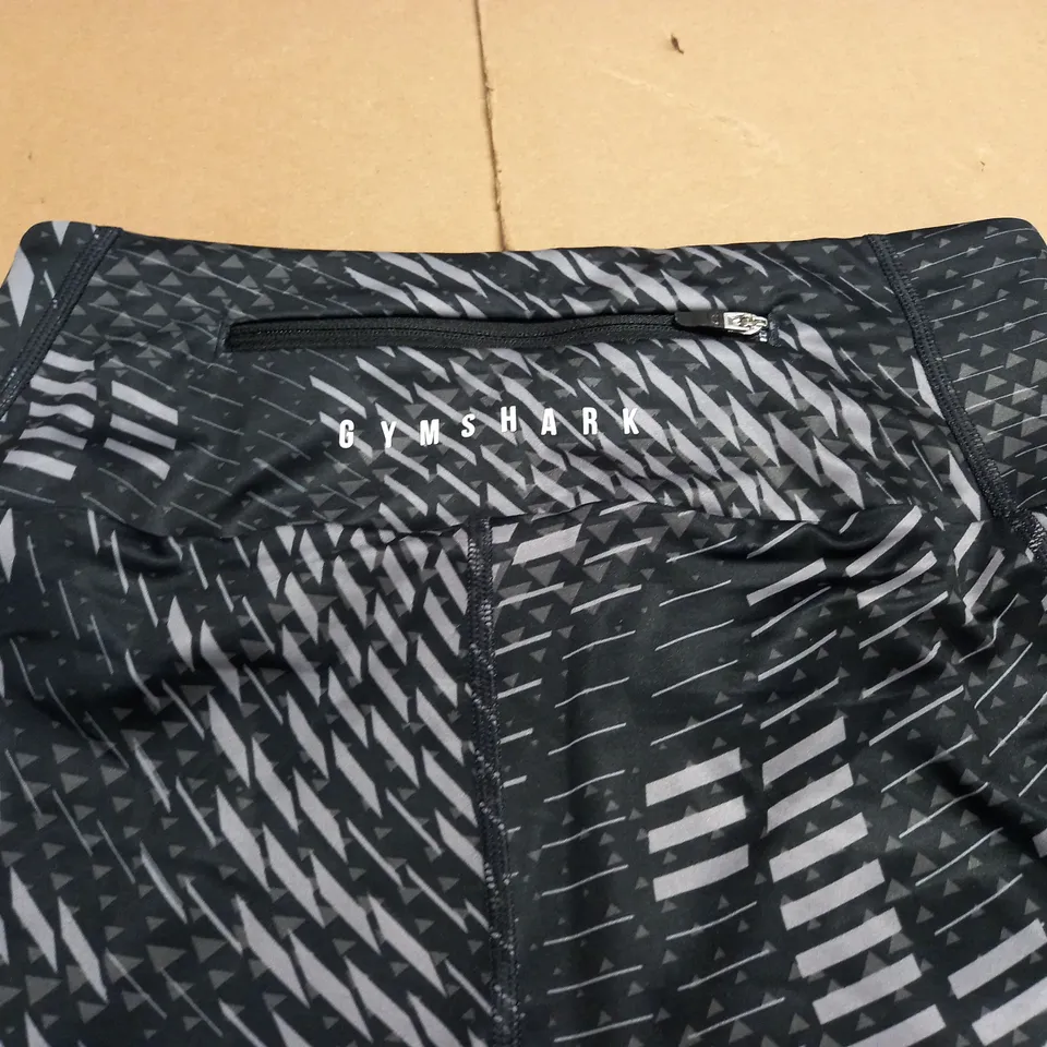 GYMSHARK BLACK PATTERN TRAINING LEGGINGS - M