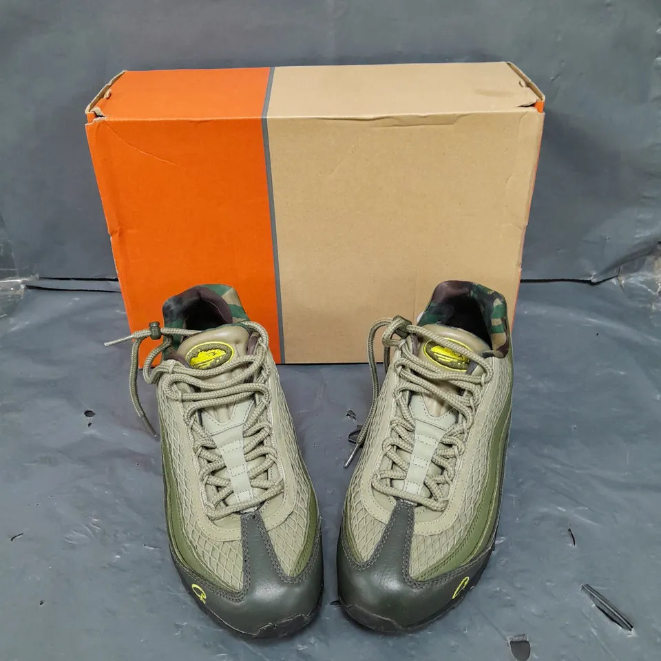 BOXED PAIR OF NIKE AIR MAX 95 SP CORTEZ GREEN UK 6.5 