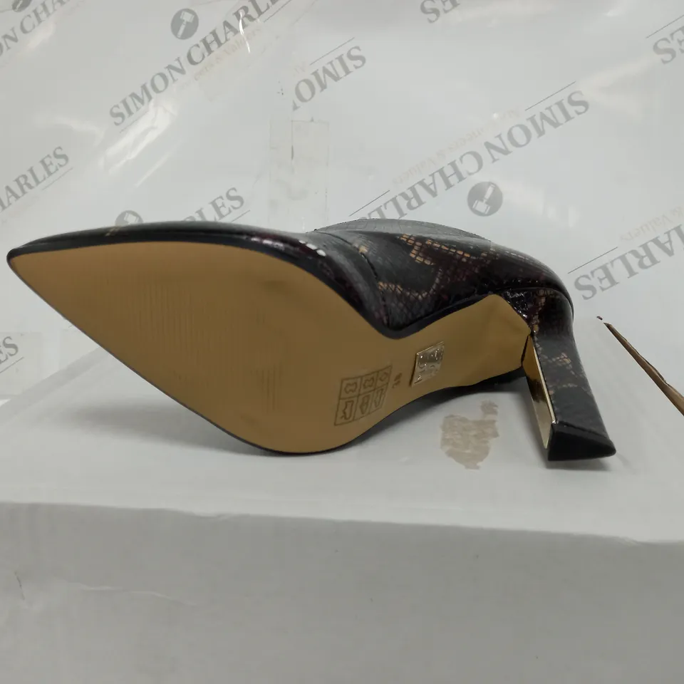 MODA IN PELLE BERRY SNAKE WELDI BOOTIES - SIZE 5