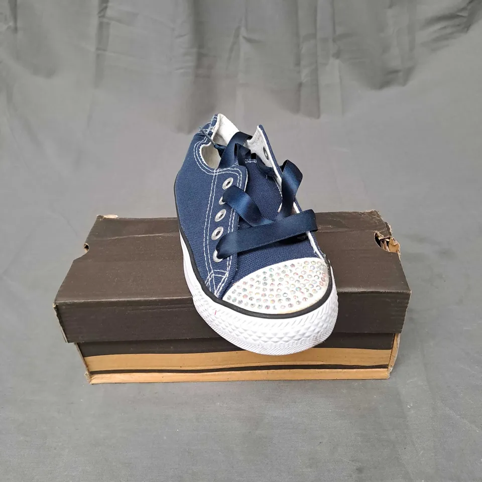 BOX OF APPROXIMATELY 24 PAIRS OF KIDS EMBELLISHED FLAT SHOES IN NAVY - VARIOUS SIZES