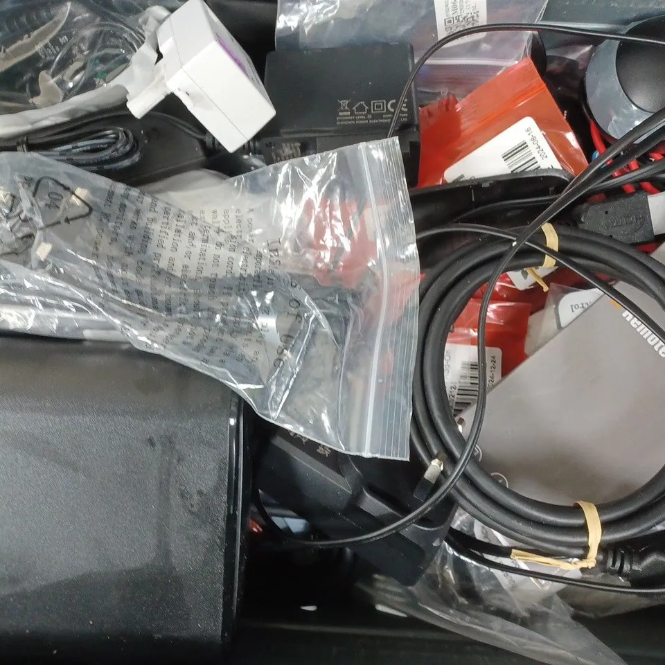 APPROXIMATELY 15 ASSORTED ELECTRICAL ITEMS TO INCLUDE VARIOUS CABLES, REMOTES, AND PLUGS, ETC