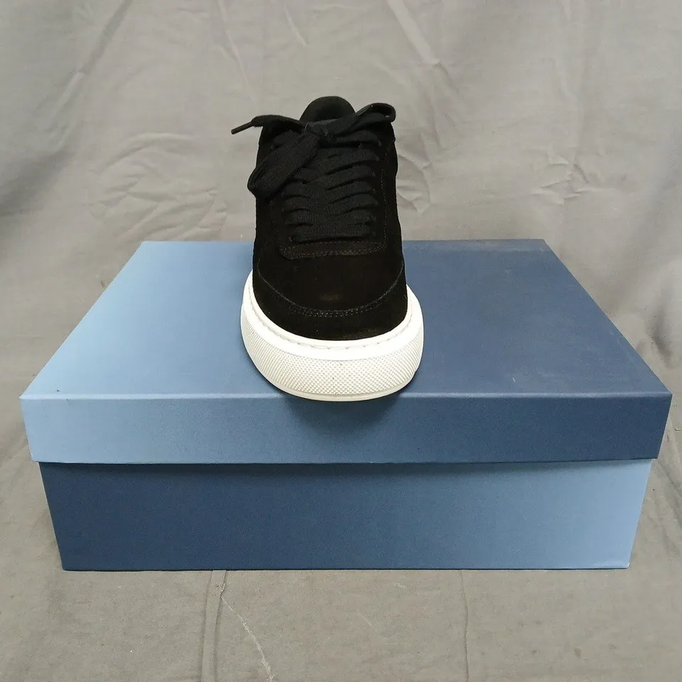 BOXED PAIR OF CLEENS COURT TRAINERS IN BLACK SUEDE SIZE UK 7.5