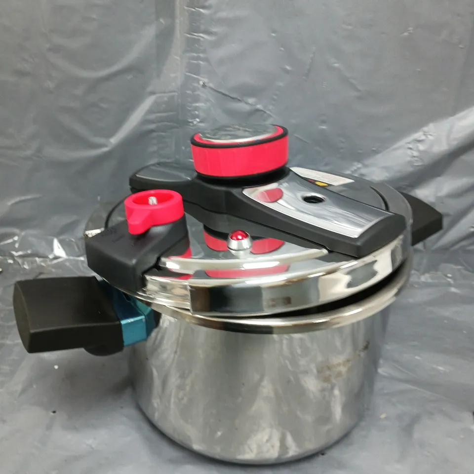 BOXED STAINLESS STEEL PRESSURE COOKER 