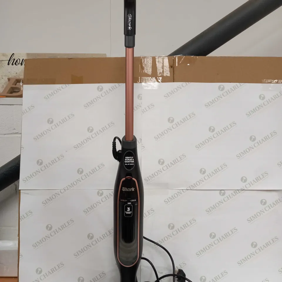 SHARK STEAM SCRUBBER WITH STEAM BLAST S7201 [COLLECTION ONLY]