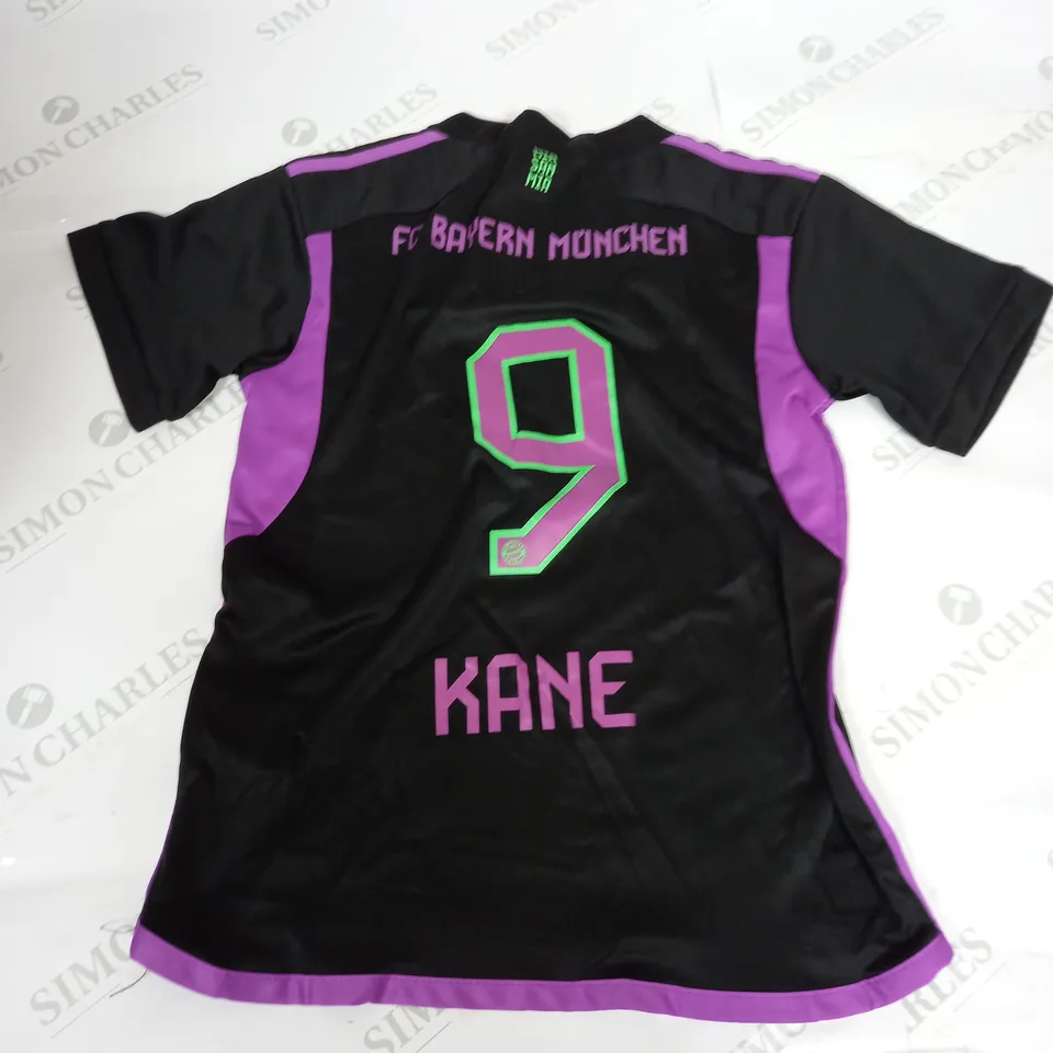 ADIDAS FC BAYERN MUNCHEN KIT - KANE 9 - UK KIDS 22