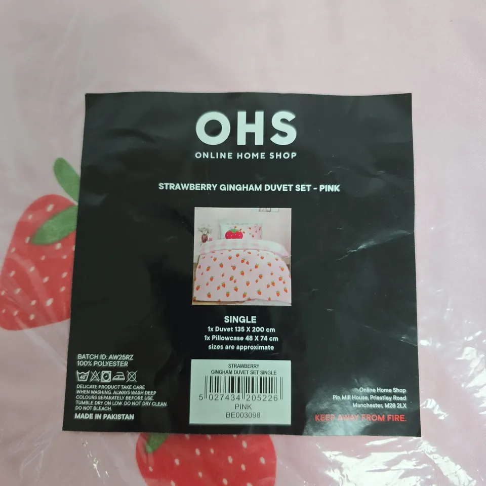 OHS STRAWBERRY GINGHAM DUVET SET – PINK, SINGLE