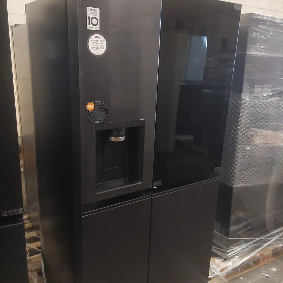 LG INSTAVIEW GSXE90EVDD AMERICAN-STYLE SMART FRIDGE FREEZER - ESSENCE BLACK STEEL