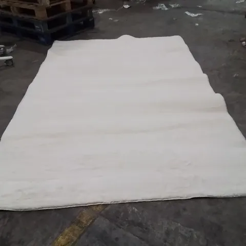 QUALITY DESIGNER AREA RUG - APPROXIMATELY 283X182