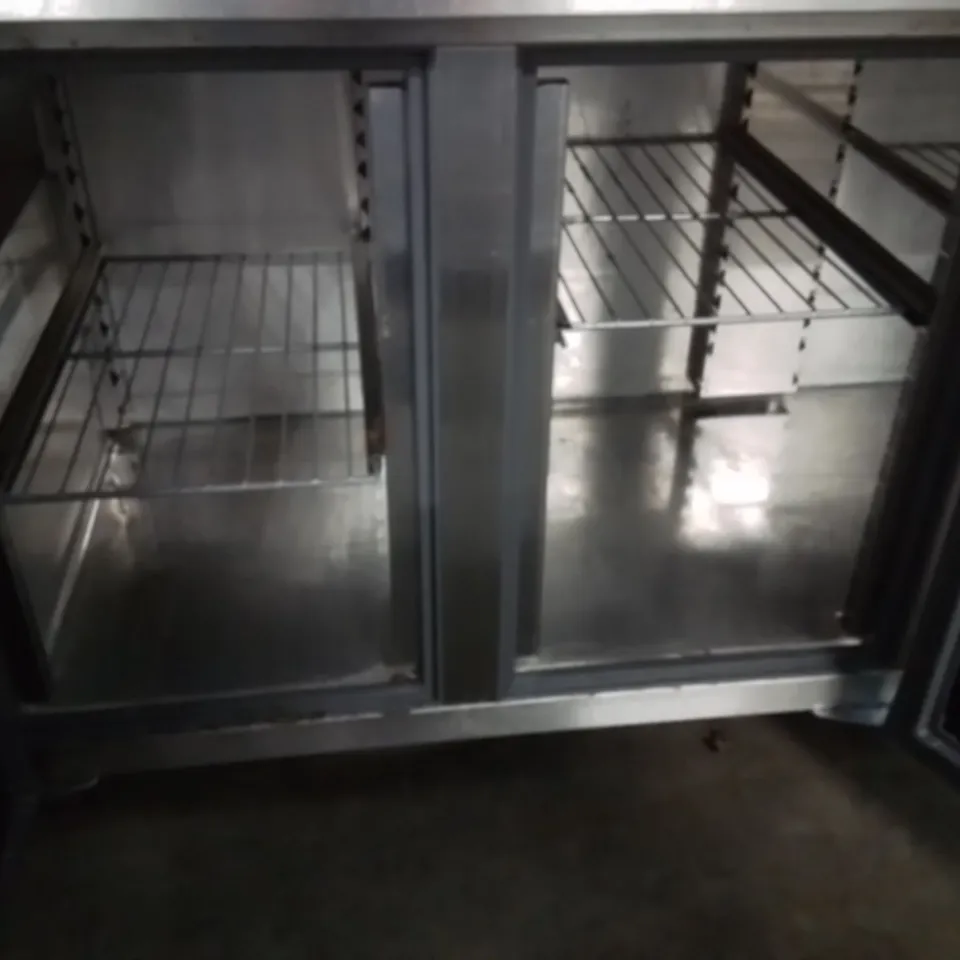 WILLIAMS HJC3-HC R2 JADE THREE DOOR COUNTER GN 1/1 REFRIGERATOR