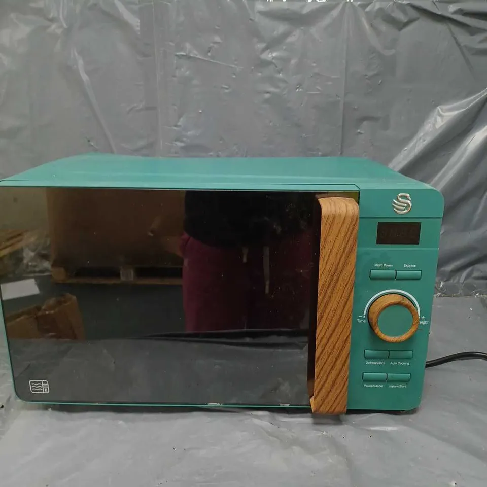 SWAN 20L NORDIC 800W MICROWAVE IN GREEN 