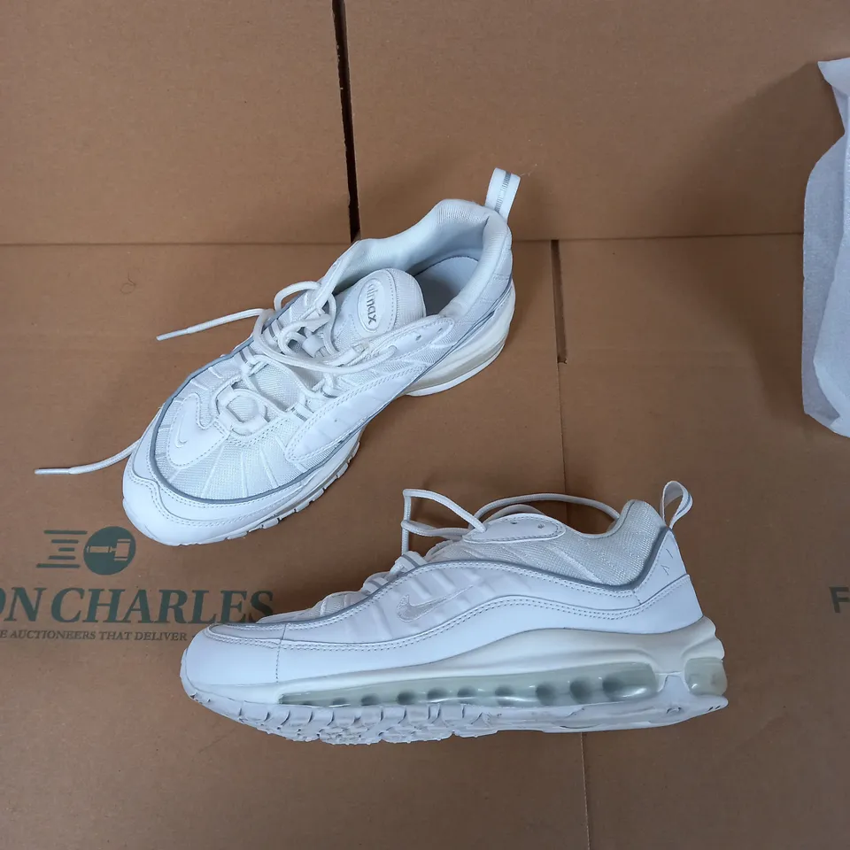 WOMANS NIKE AIRMAX UK 6 