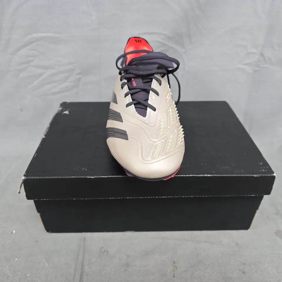 BOXED PAIR OF ADIDAS PREDATOR ELITE FOOTBALL BOOTS IN MULTI SIZE UK 6