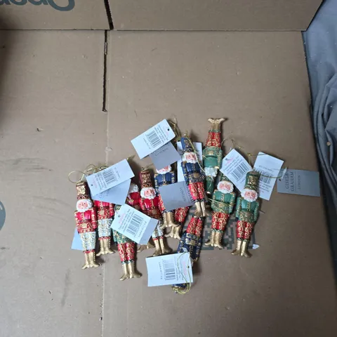 3 BOXES OF ASSORTED GISELA GRAHAM SMALL DECORATIONS 