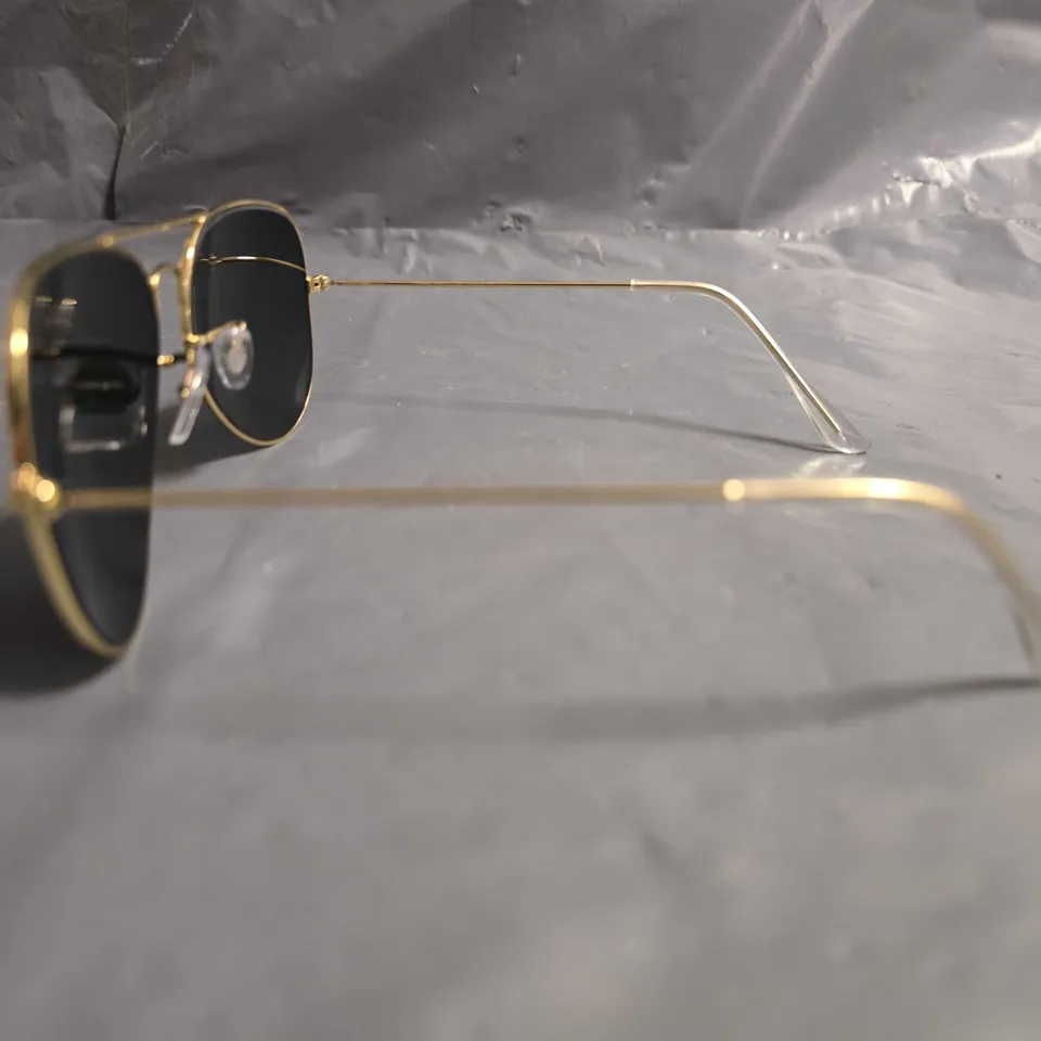 BOXED PAIR OF RAY BAN GLASSES WITH G-15 LENS IN CASE