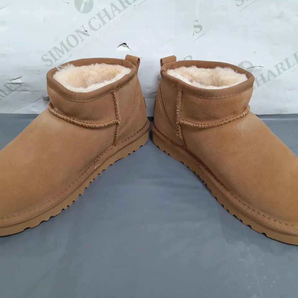 BOXED PAIR OF UGG CLASSIC MINI II SHOES IN CHESTNUT UK SIZE 5