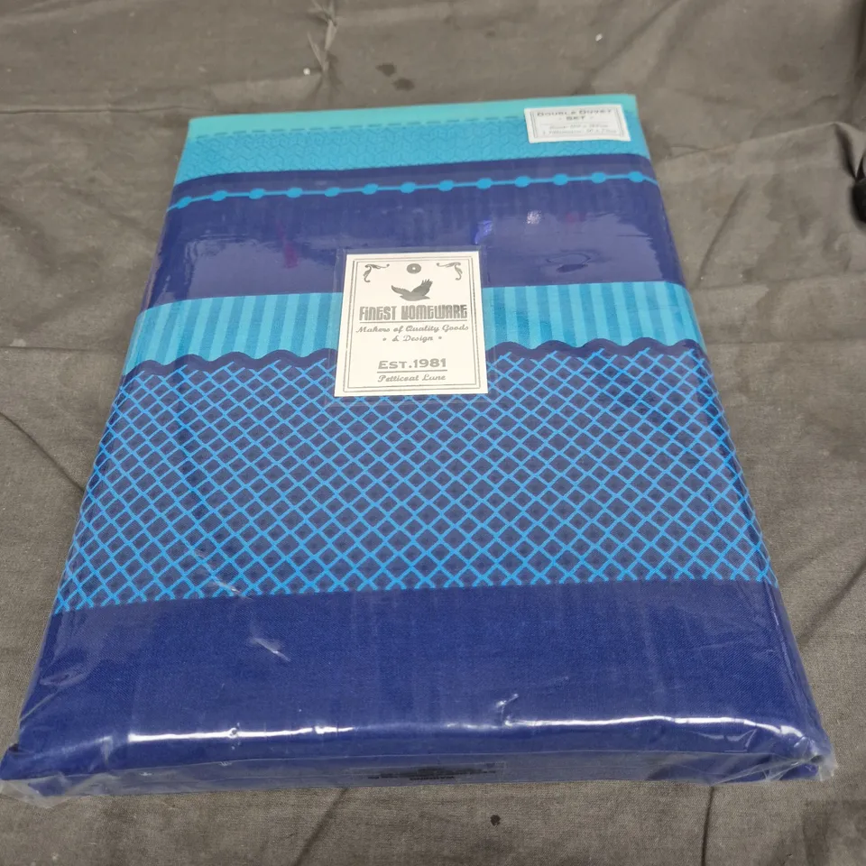 FINEST HOMEWARE DOUBLE DUVET SET – 200 X 200 CM WITH 2 PILLOWCASES (50 X 75 CM) – BLUE STRIPED