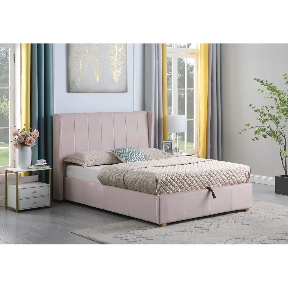 BOXED SWITHUN UPHOLSTERED 4'6" PLUS OTTOMAN BED - PINK VELVET (2 BOXES)