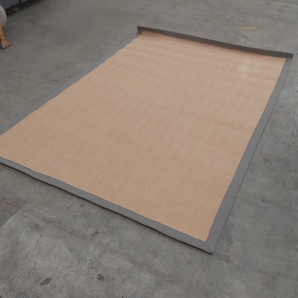 QUALITY DESIGNER AREA RUG - APPROXIMATELY 225 x 160cm