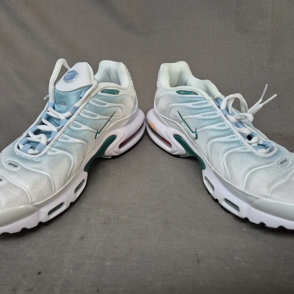 PAIR OF NIKE TN AIR SHOES IN WHITE/GREEN UK SIZE 6