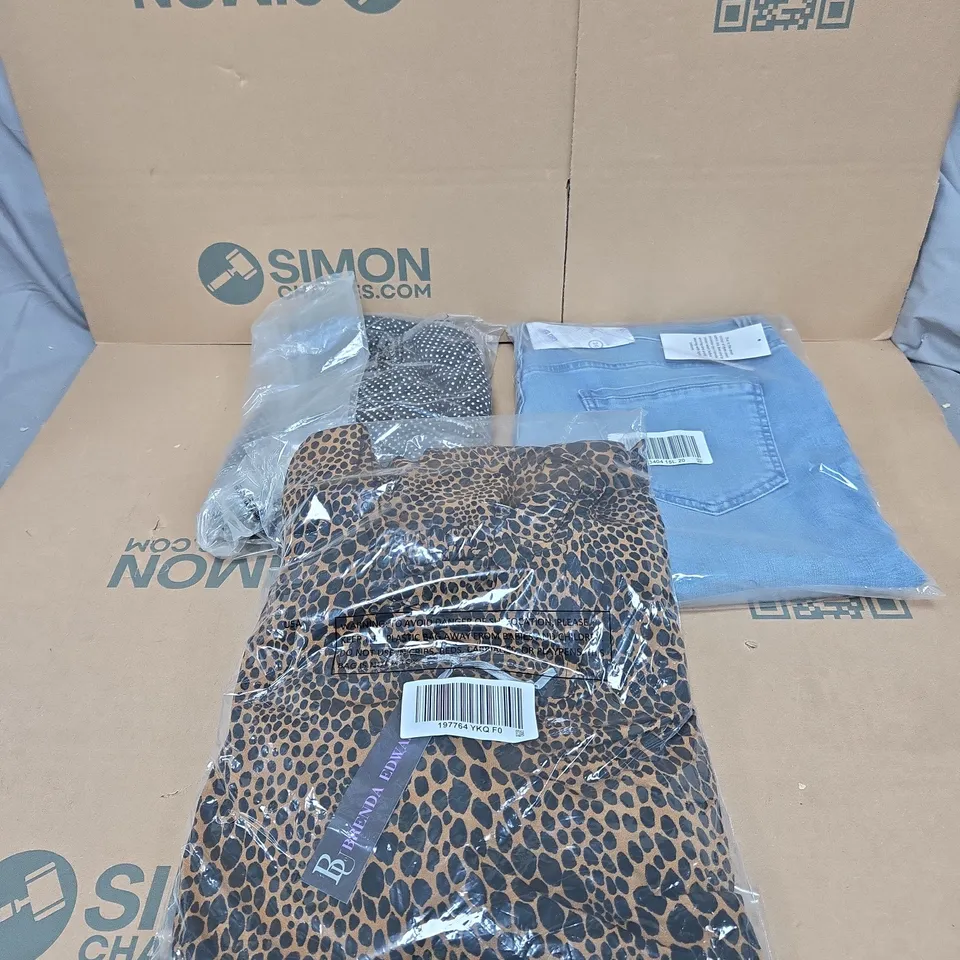 BOX OF APPROXIMATELY 10 ASSORTED CLOTHING ITEMS TO INCLUDE BRENDA EDWARDS ETC