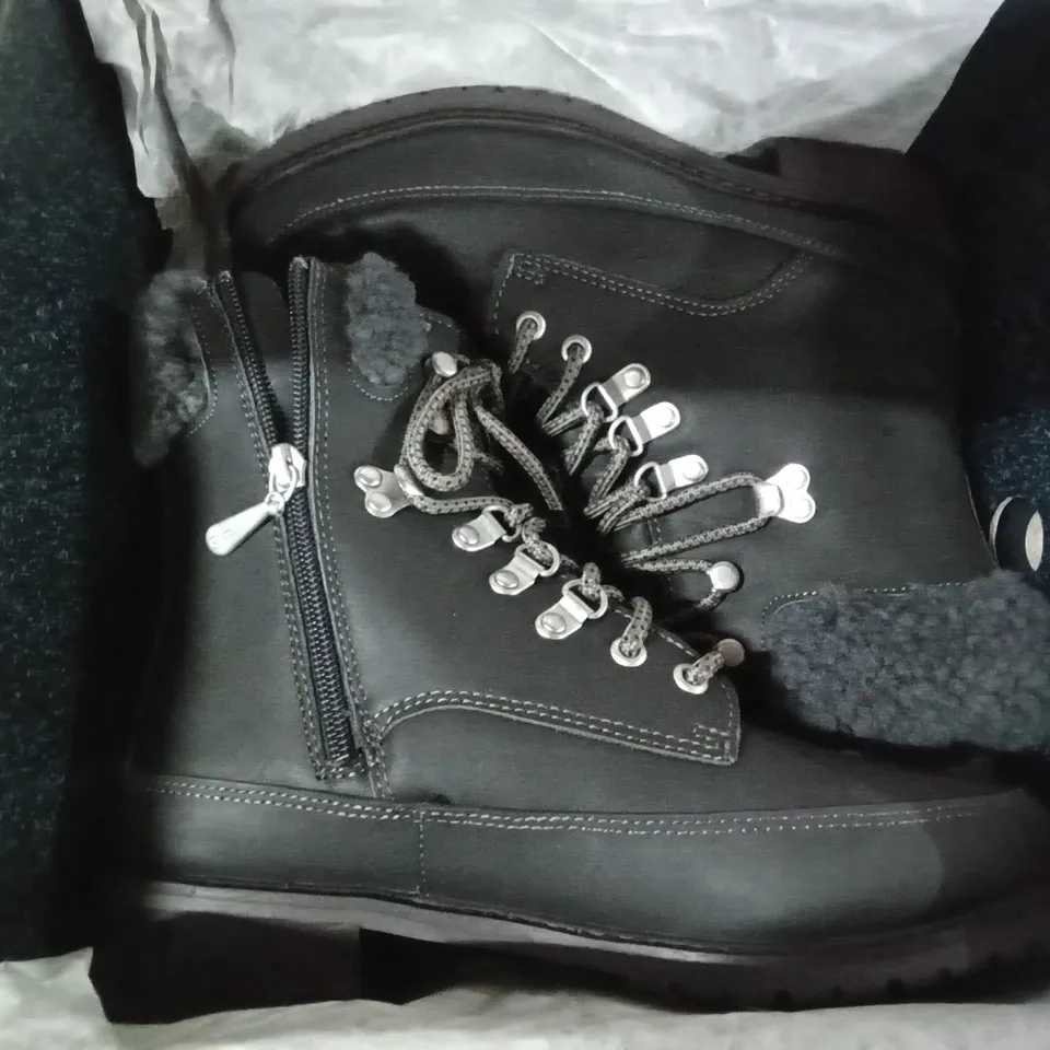 3 SHOE BOXES CONTAINING EMU OKAB WATERPROOF BOOTS - DARK GREY - UK 5