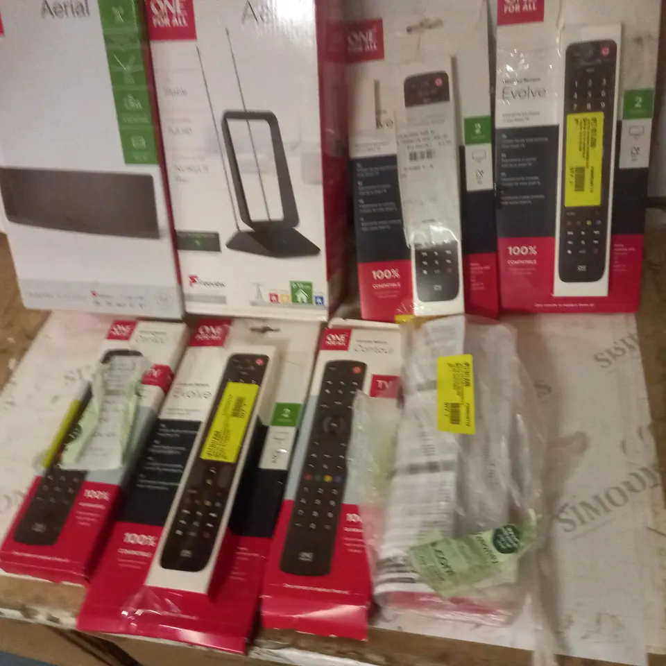 LOT OF 8 ASSORTED ONEFORALL ITEMS TO INCLUDE AERIALS AND REMOTES