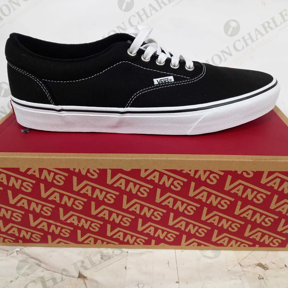 BOXED PAIR OF VANS CANVAS TRAINERS IN BLACK UK SIZE 10.5