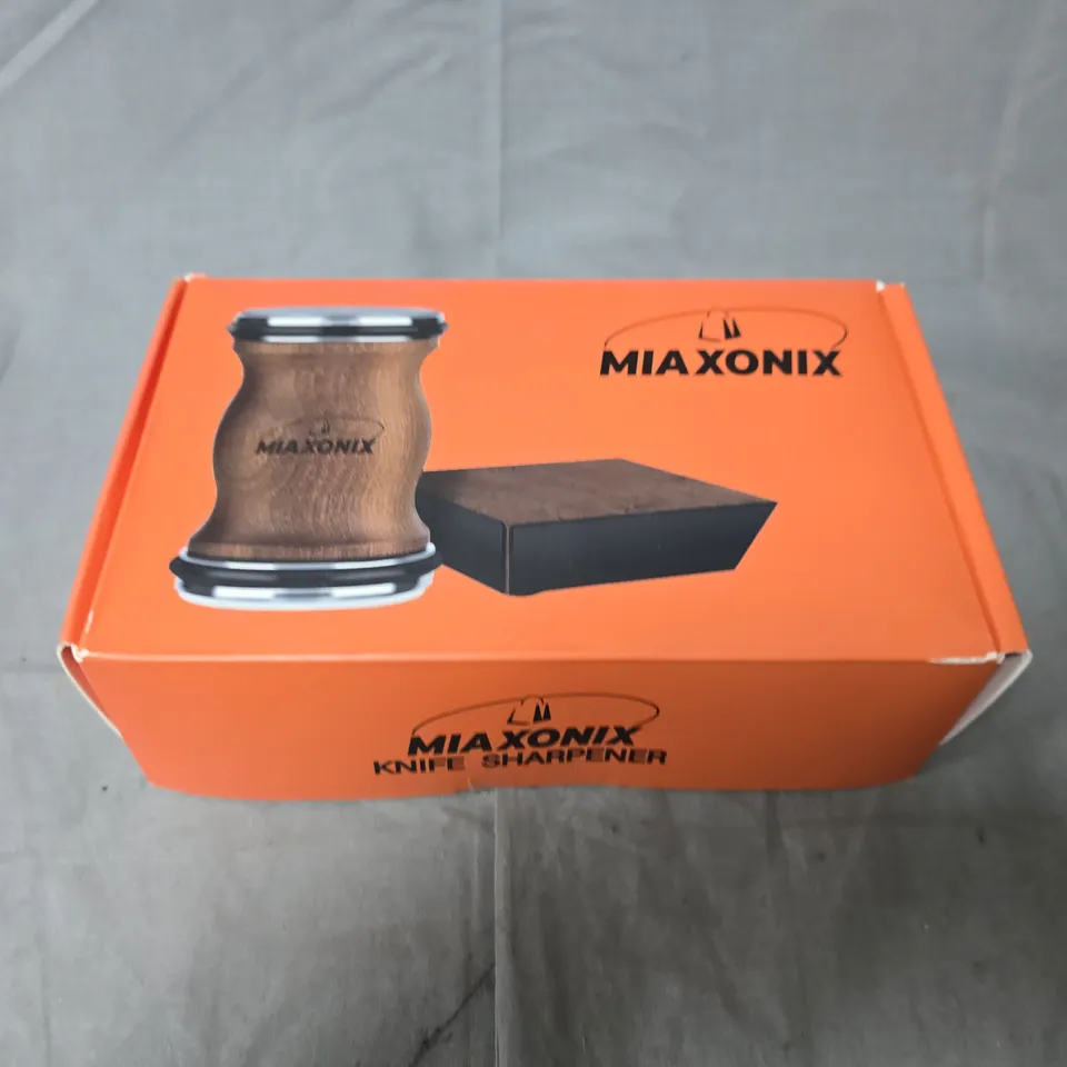 MIA XONIX KNIFE SHARPENER – WOODEN BLOCK & HANDLE, BOXED