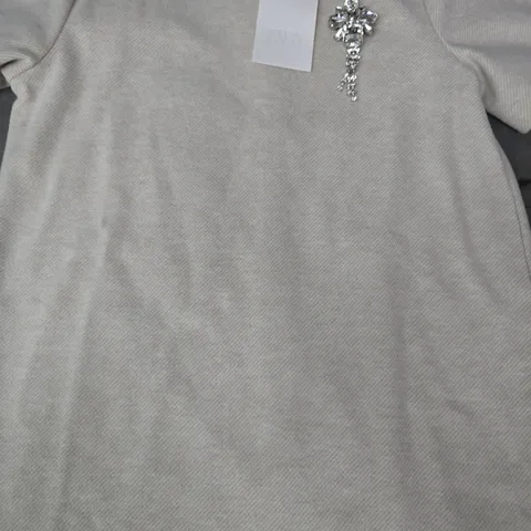 ZARA GREY KNIT JUMPER WITH DECORATIVE RHINESTONE BROOCH
