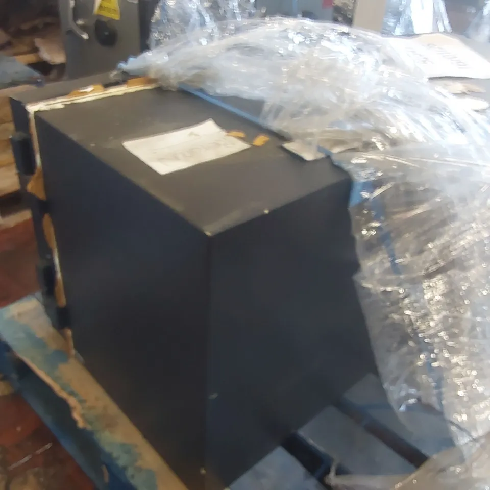 CHUBBSAFES HEAVY DUTY SECURITY SAFE